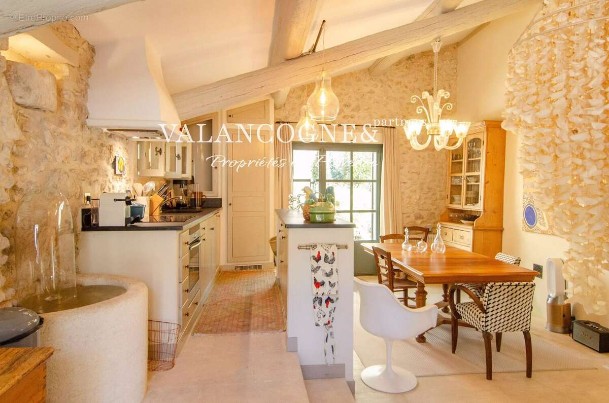 Charmante maison de village en pierre à Eygalières - photo 8