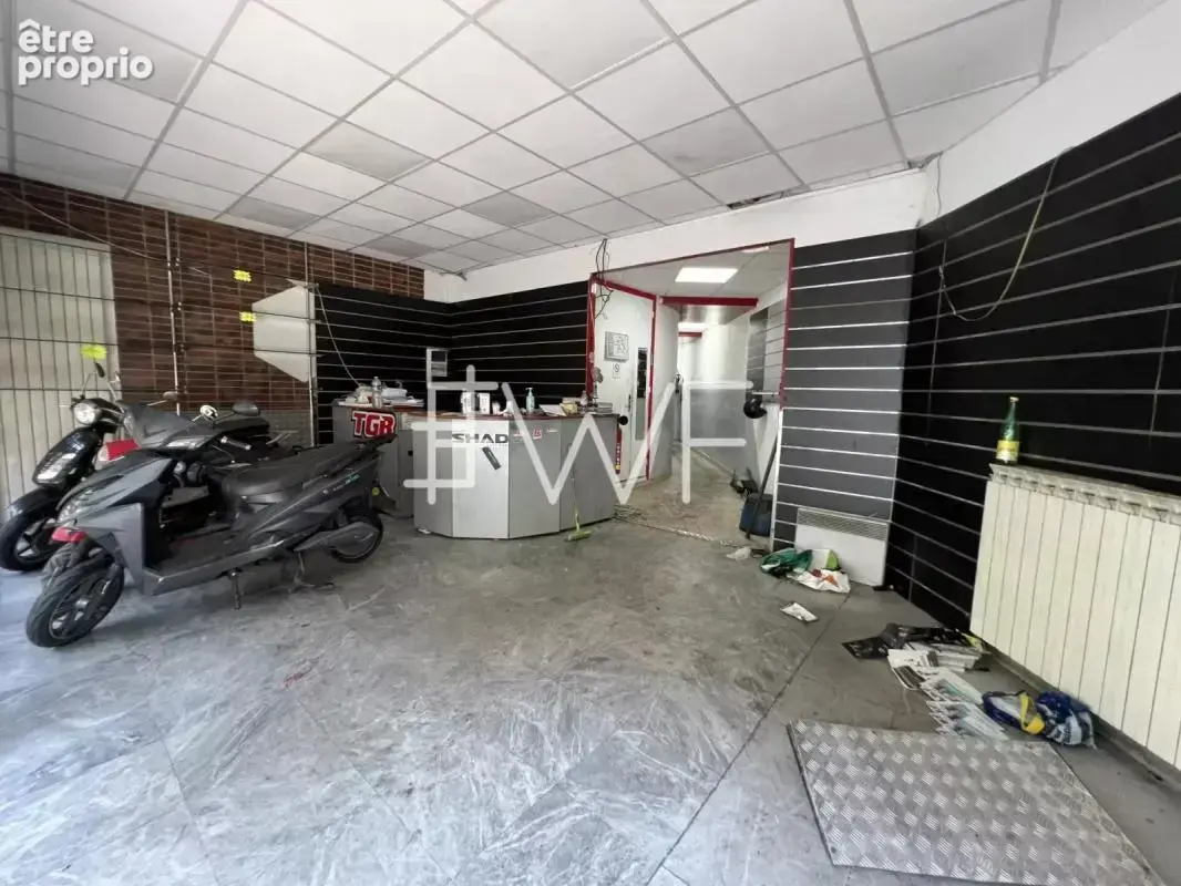 Boutique 70m2 emplacement n° 1 - photo 2