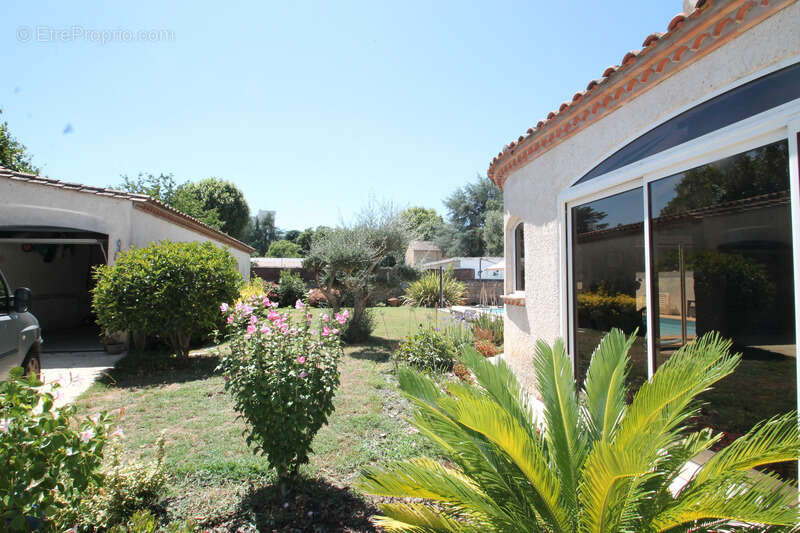 Maison à vendre 5 pièces TONNEINS (47) 190m² habitables- Piscine- Garage- Terrain 693m² - photo 2