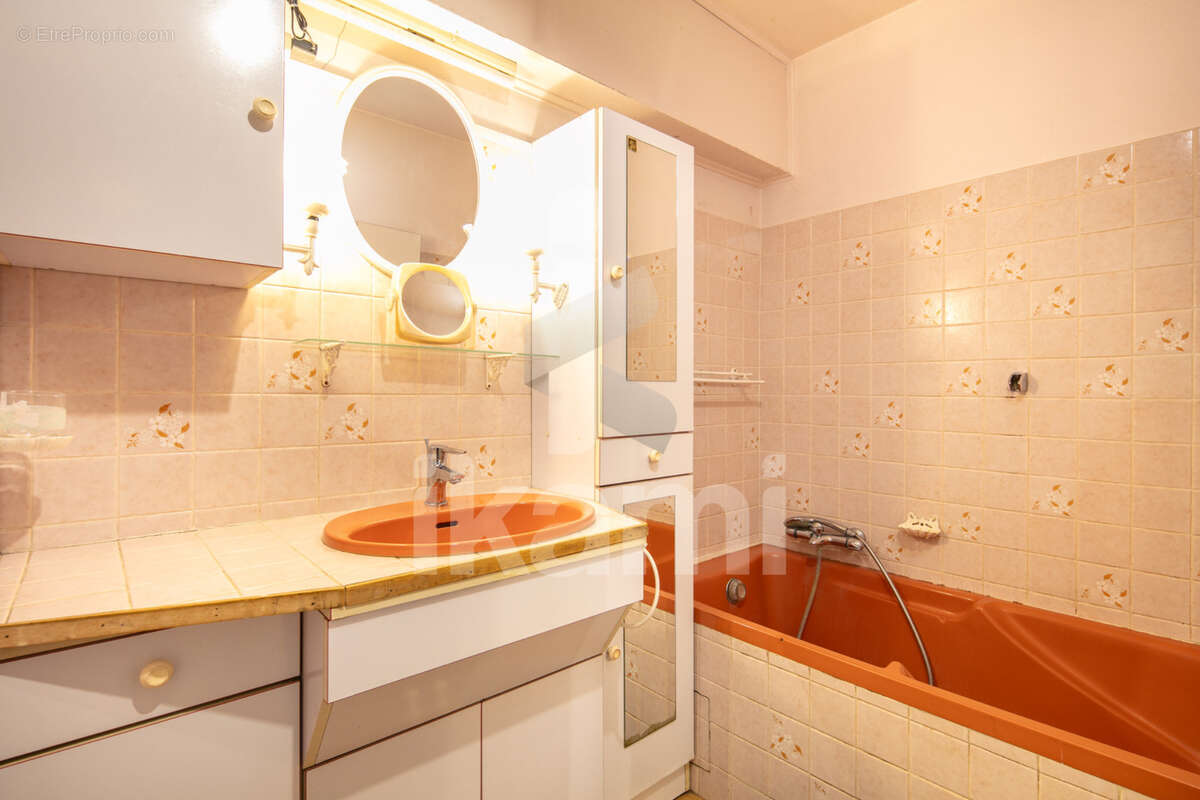 Maison à CHATEAUNEUF-DE-GALAURE