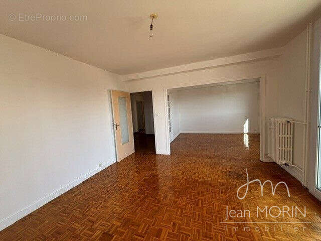 Appartement 77 m² à Valence  - photo 2
