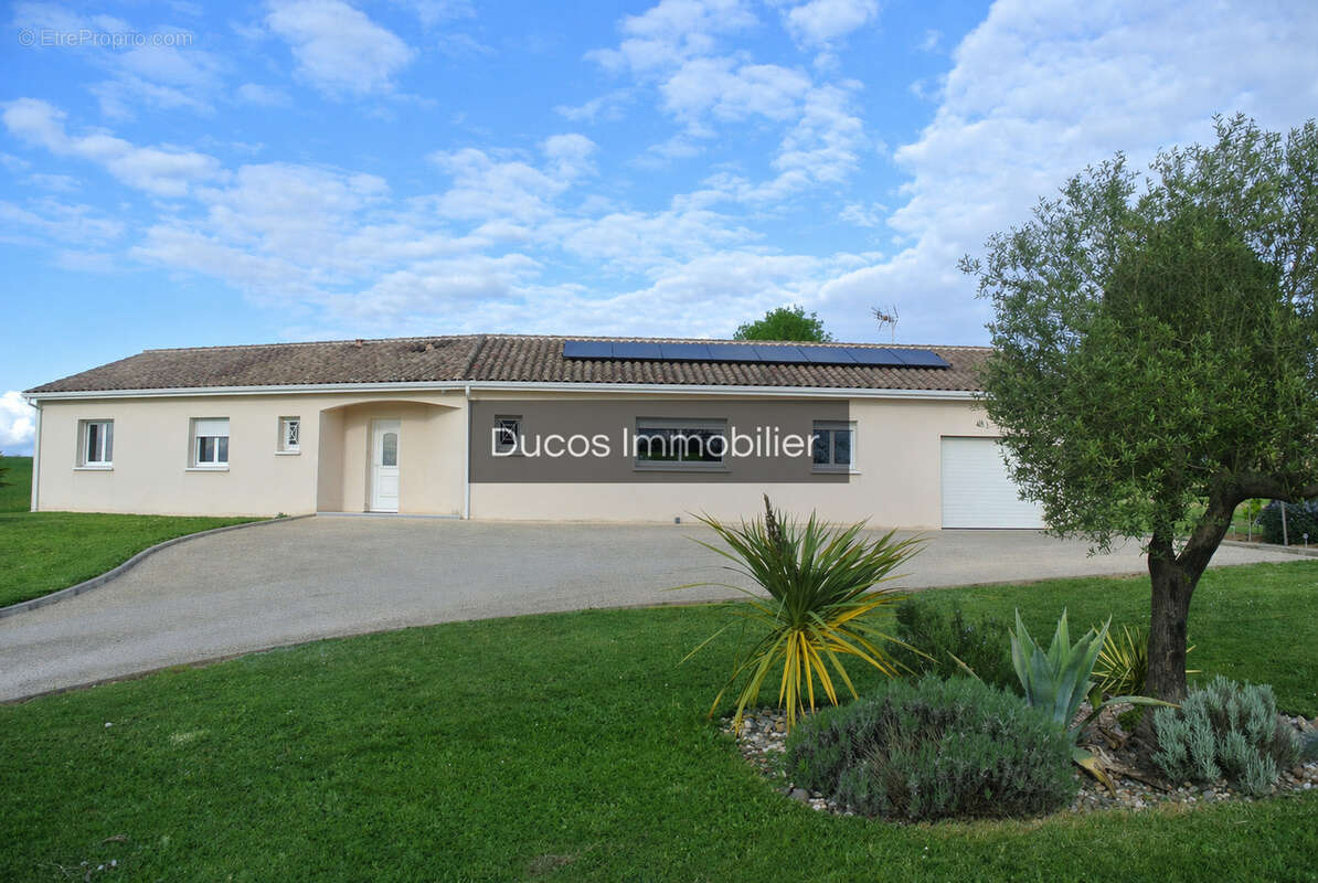 Maison à ARMILLAC