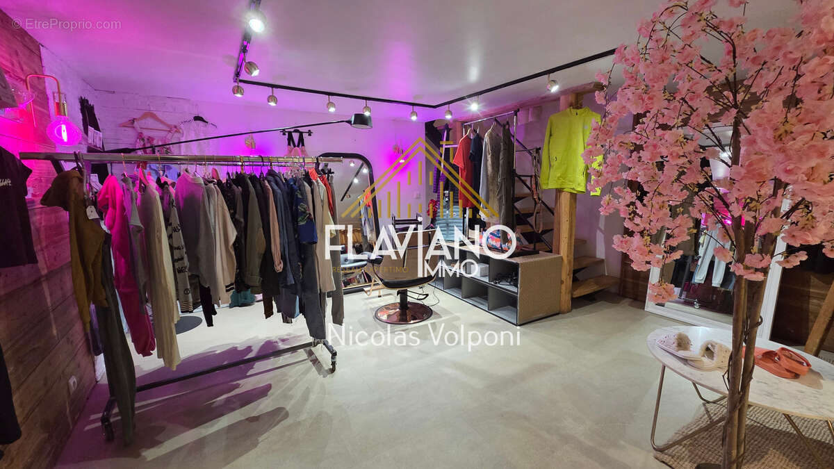 Commerce à ENCHASTRAYES