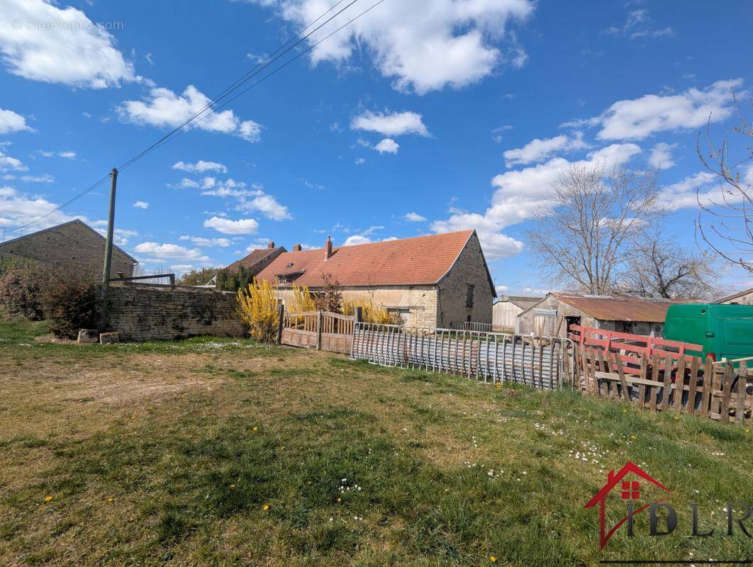 Maison à AUTREY-LES-GRAY