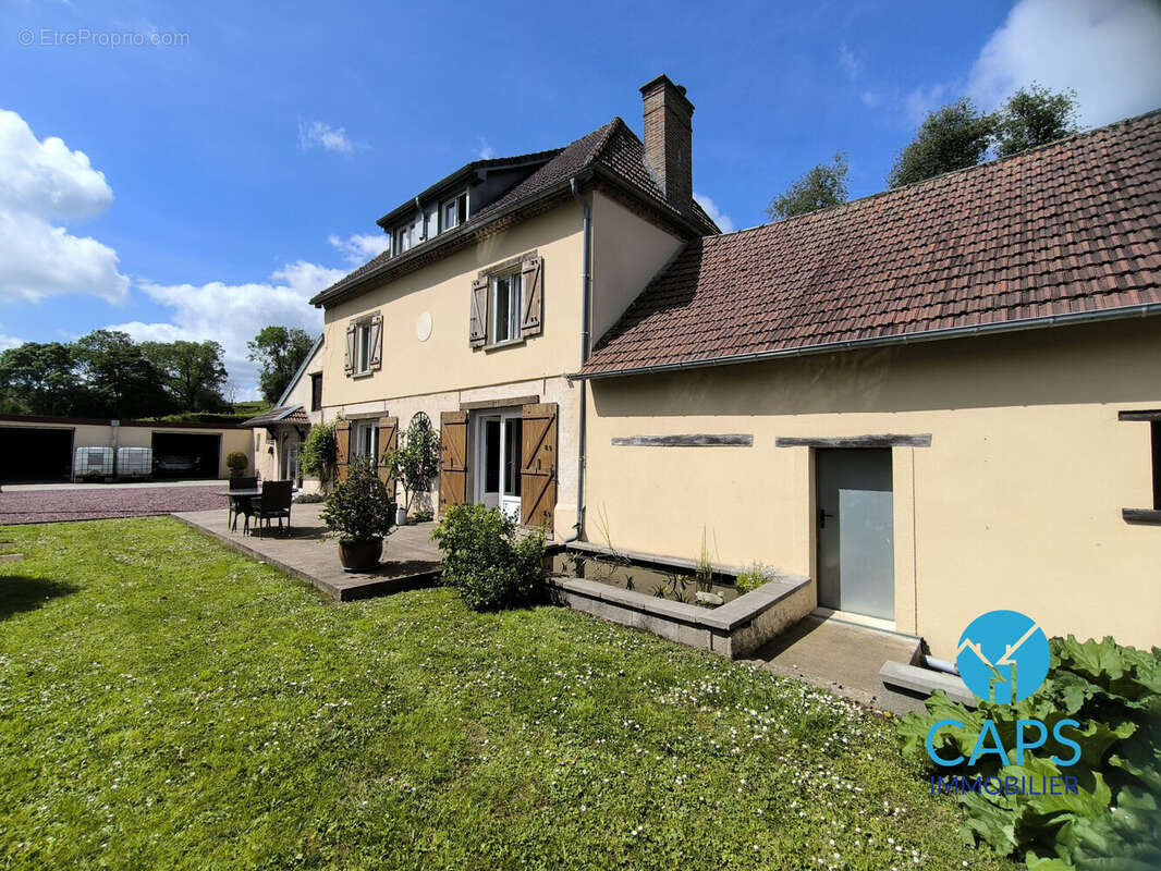 Maison à AVESNES-EN-VAL