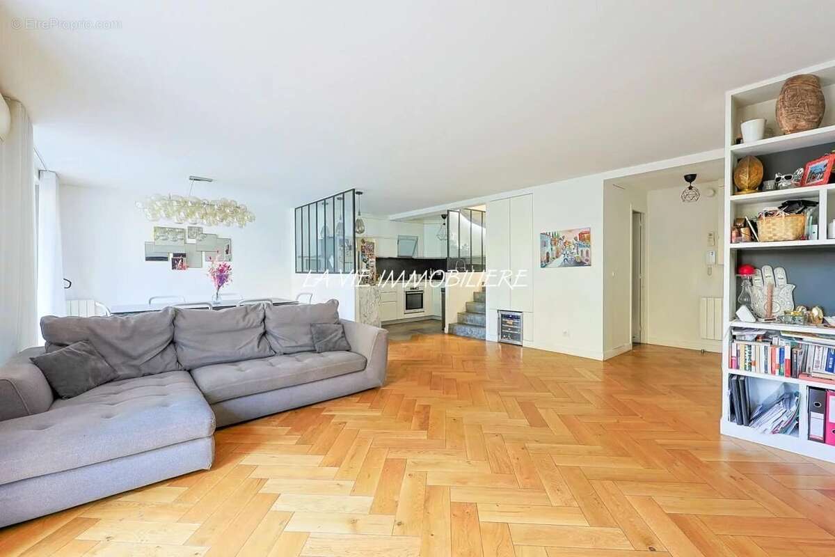 Appartement à CHARENTON-LE-PONT