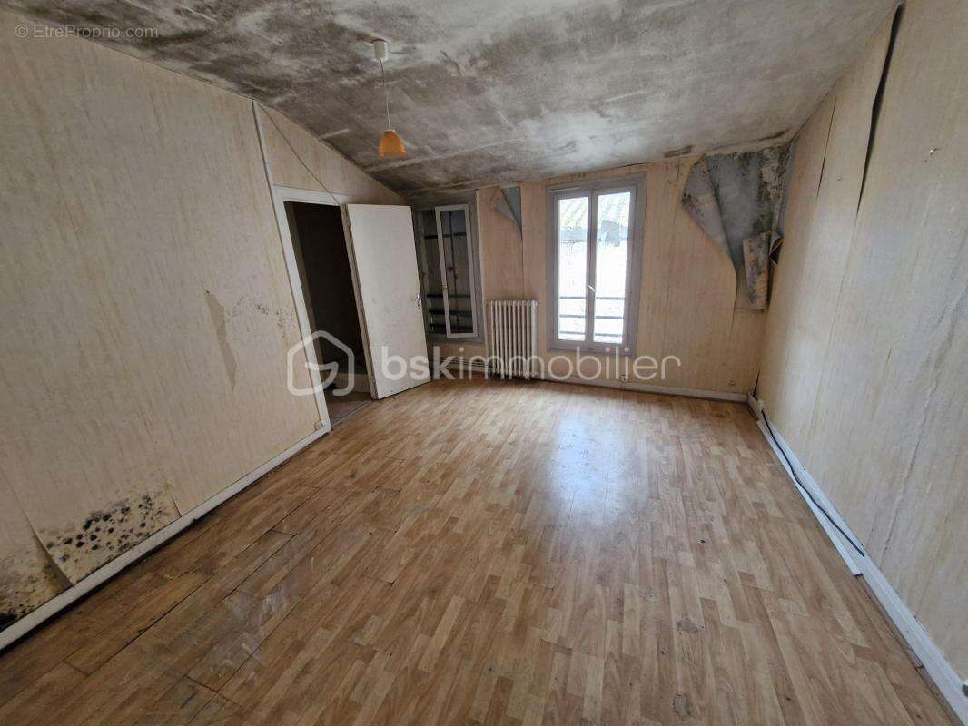 Belle maison de ville de 87m2 à rénover au coeur de Sainte-Foy-La-Grande - photo 5