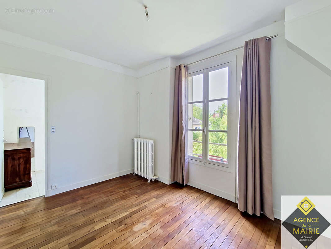 Maison à SOISY-SUR-SEINE