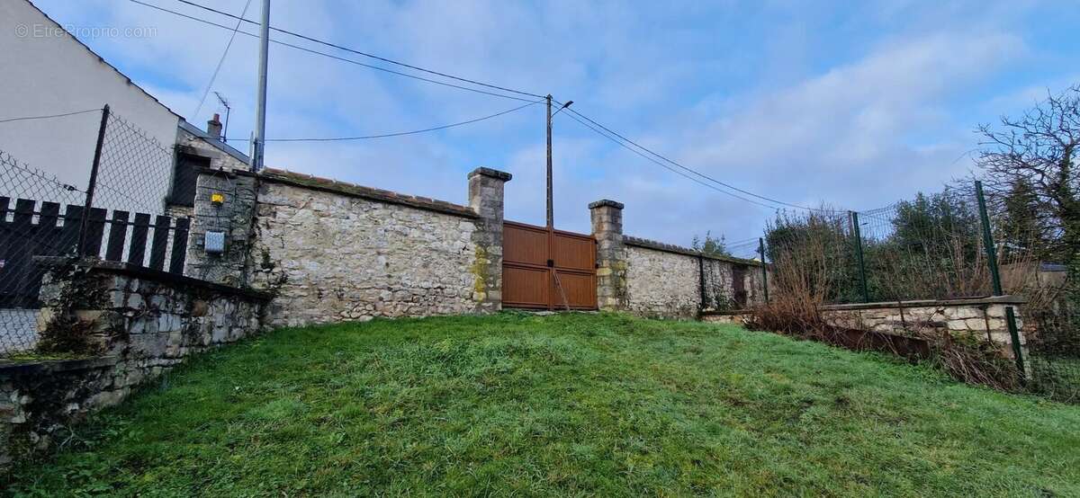 Terrain à MORET-SUR-LOING