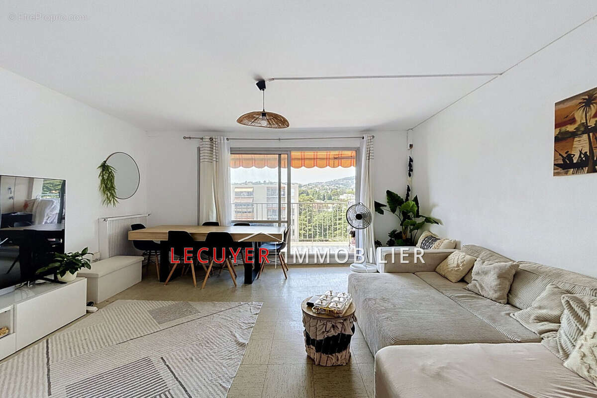 Appartement 67 m² à Antibes  - photo 2