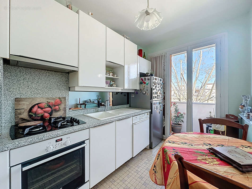 Appartement à SAINTE-FOY-LES-LYON