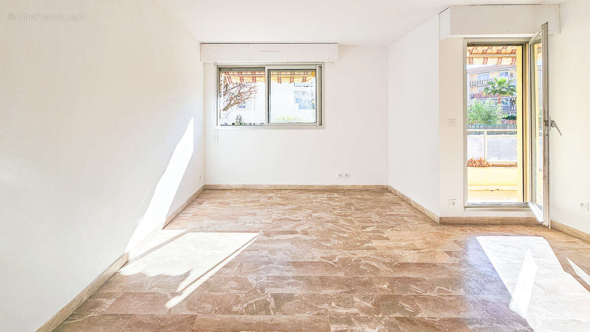 Appartement à HYERES