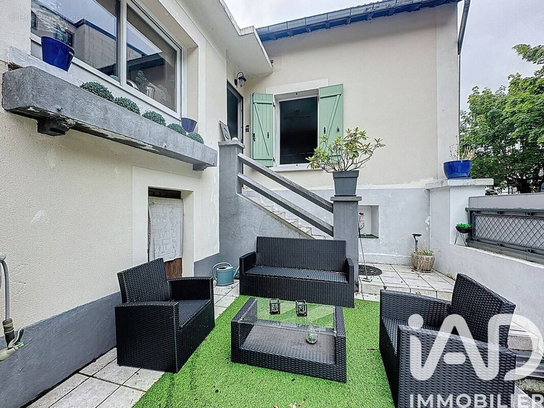 Photo 1 - Maison à LOUVECIENNES