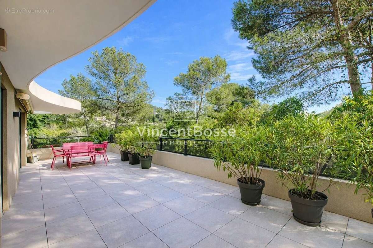Appartement à MOUGINS