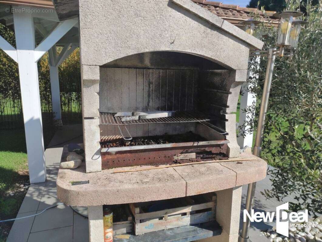 Maison à LAROQUE-TIMBAUT