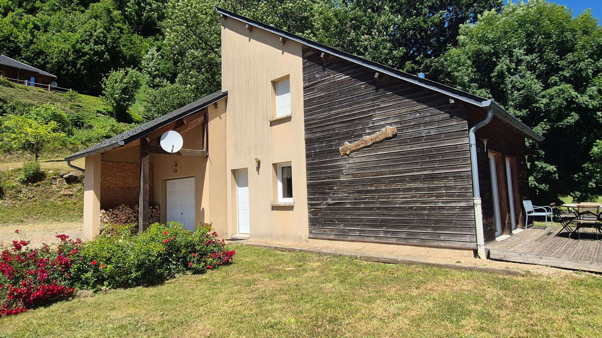 Maison de Type 4, terrain, garage, SAINT CHELY D'AUBRAC - photo 3