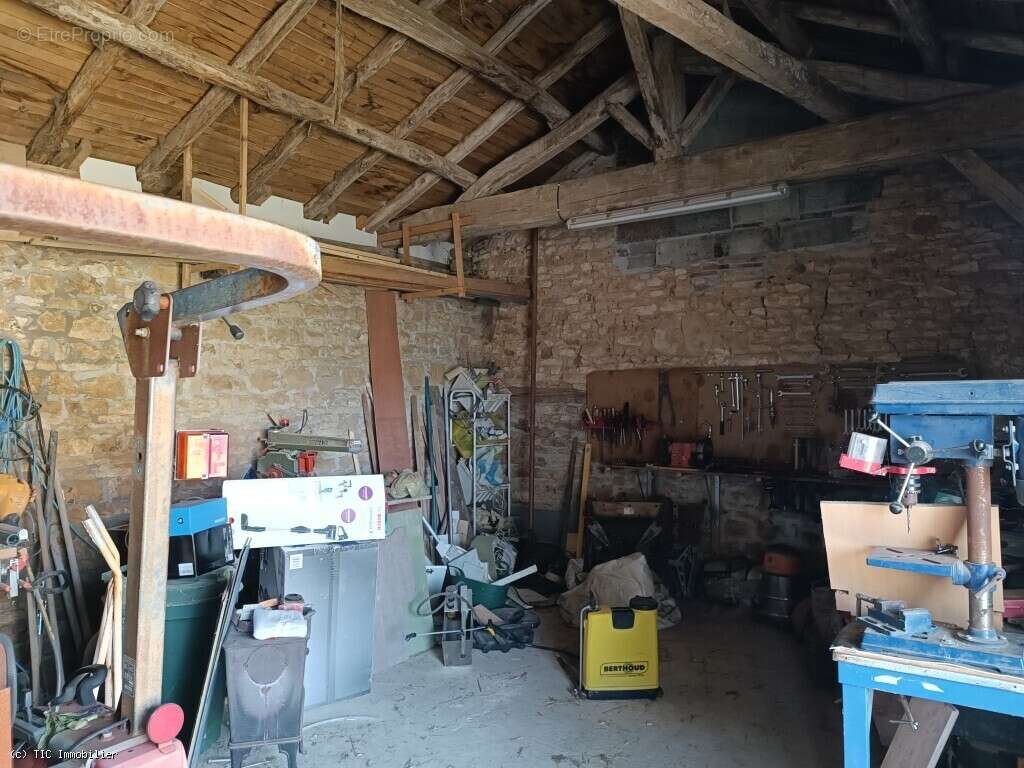 Superbe Longère avec Piscine, Belles Vues, Annexe et Dépendances - photo 34