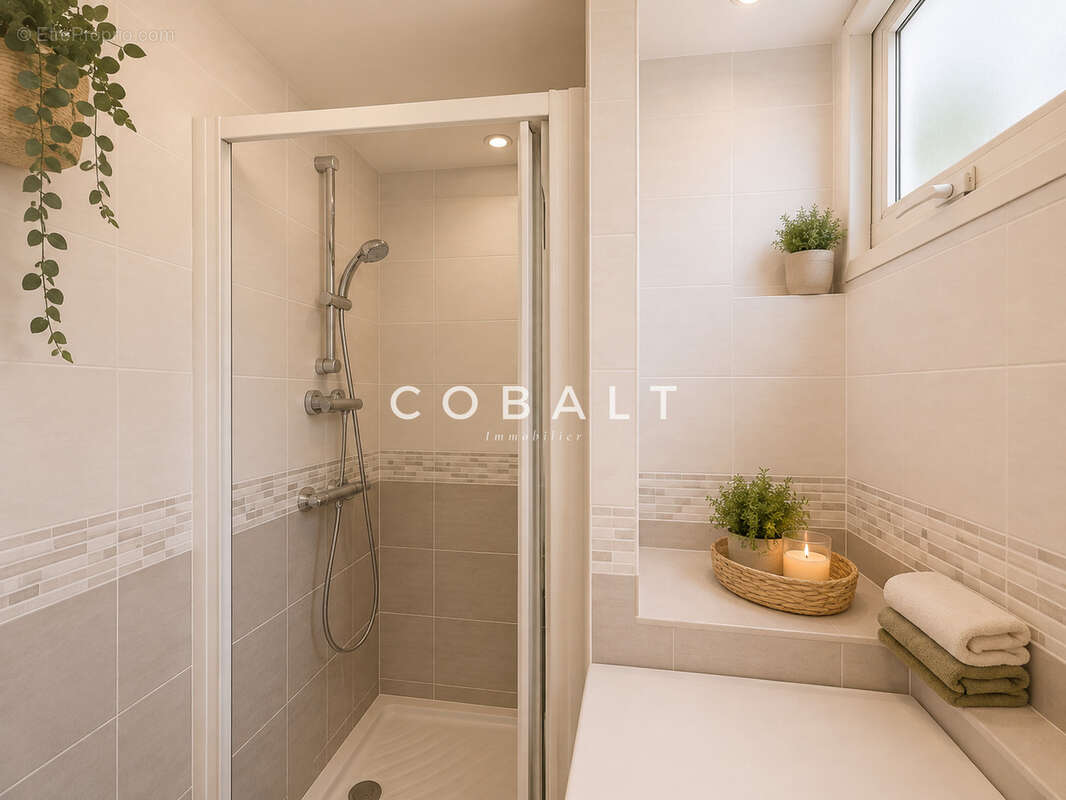 Bel appartement de 50 m2 à rafraîchir dans une résidence avec tennis - photo 13