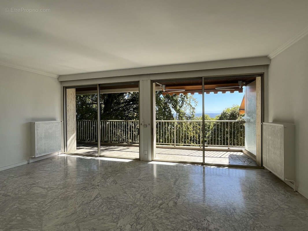 Appartement à SAINTE-FOY-LES-LYON