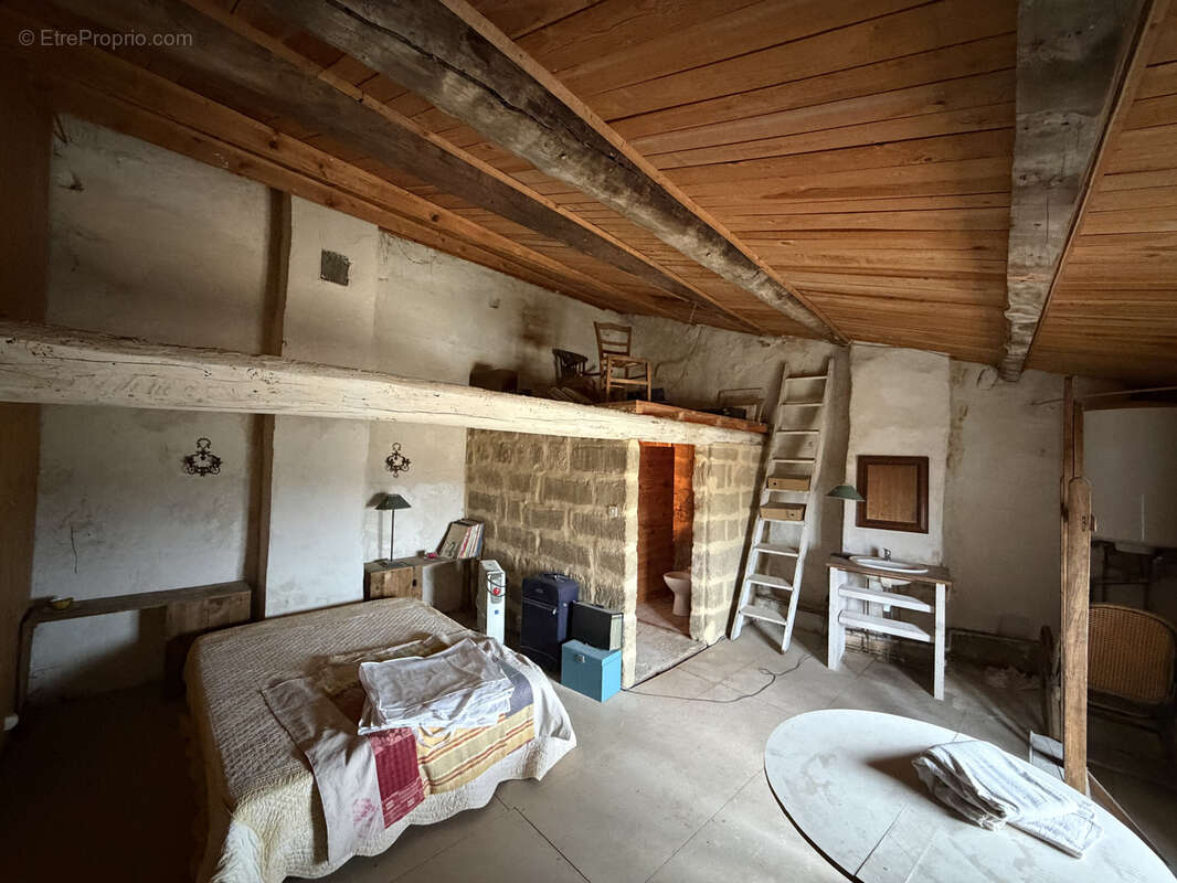 Maison à SAINT-QUENTIN-LA-POTERIE