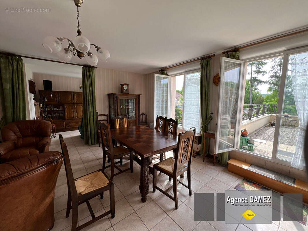 Dourdan centre - 4 pièces 86 m² - terrasse - garage - parking - photo 2
