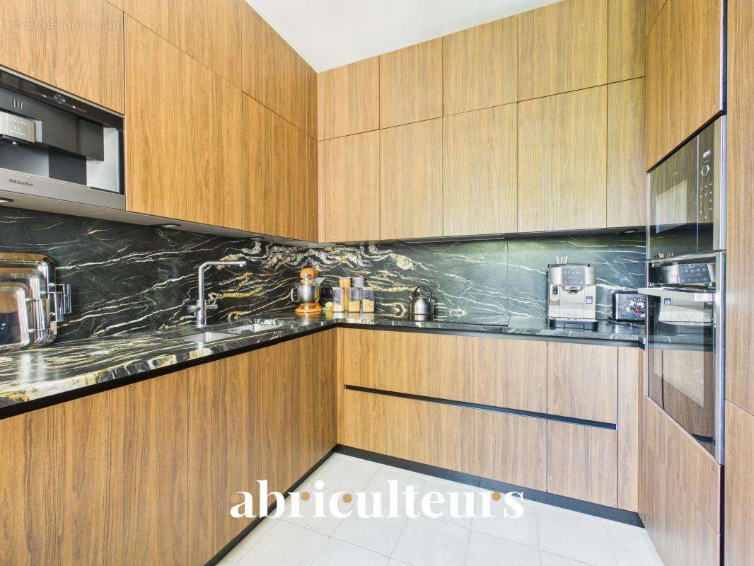 Appartement familial - 189 m² - 7 pièces - Charme de l'ancien en vente à Saint-Mandé (94160) - photo 10