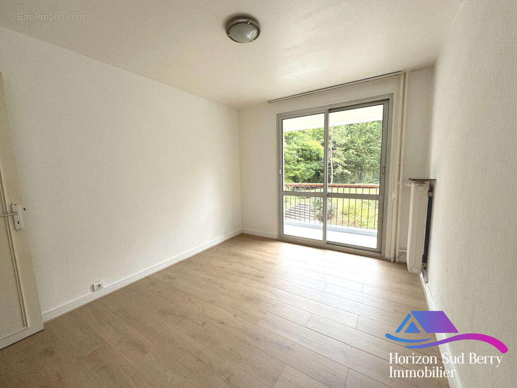 Chambre 1 d&#039;env. 11,22 m² - Appartement à BOURGES