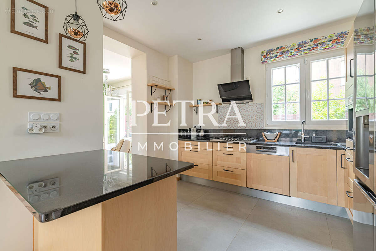 Maison à L&#039;HAY-LES-ROSES