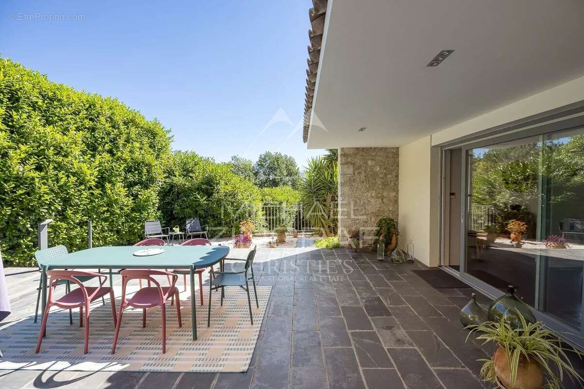 Maison à LA GAUDE