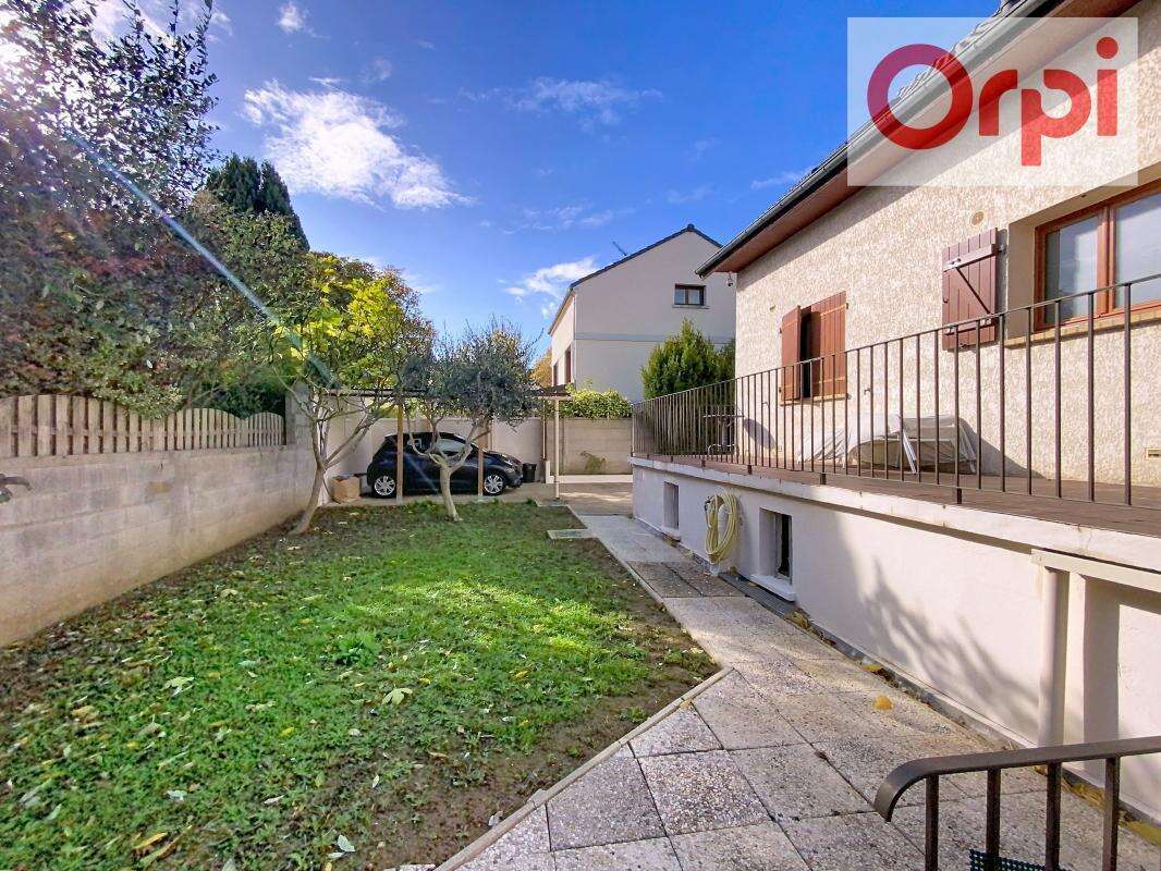 Maison à LES CLAYES-SOUS-BOIS