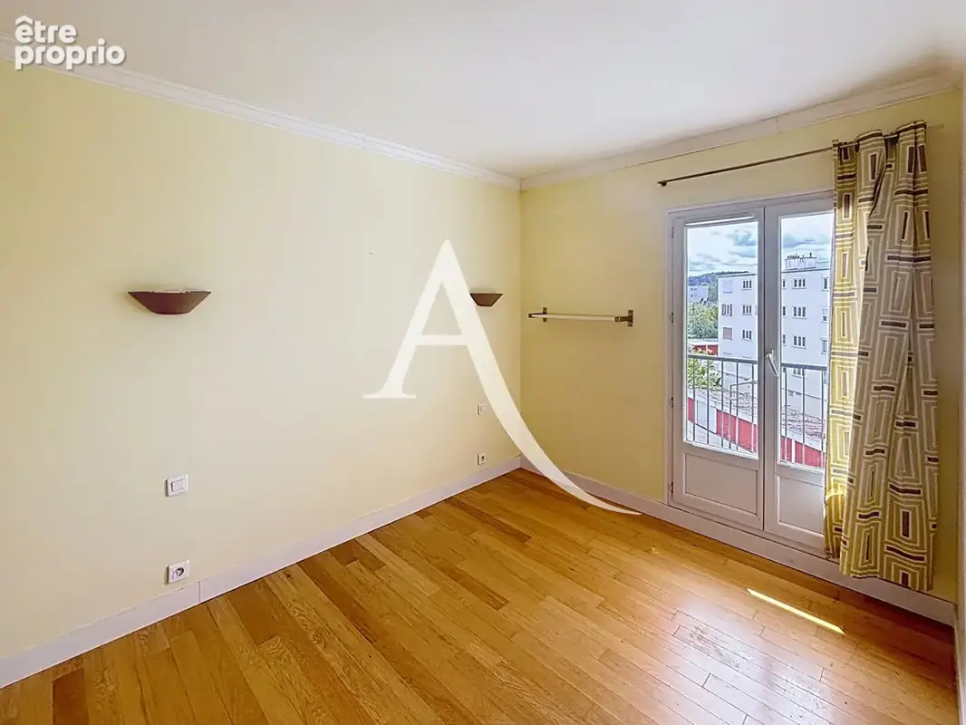 Appartement 4 pièces rénové avec balcon, parking et cave ! massy palaiseau - photo 9