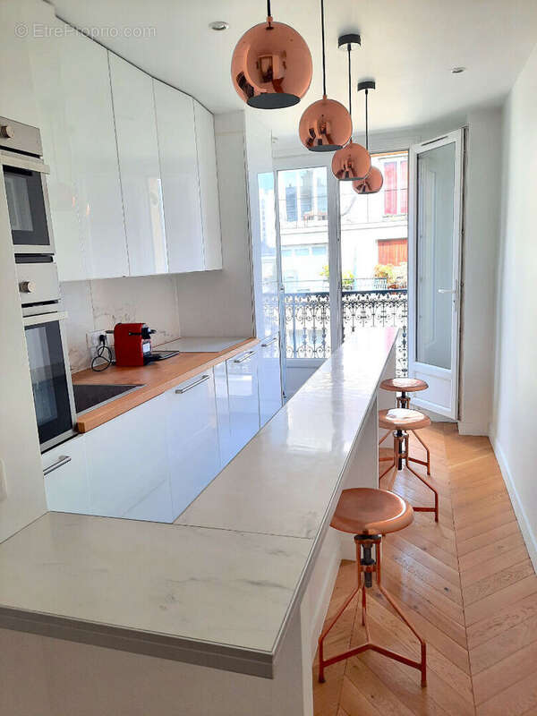 Appartement à PARIS-15E