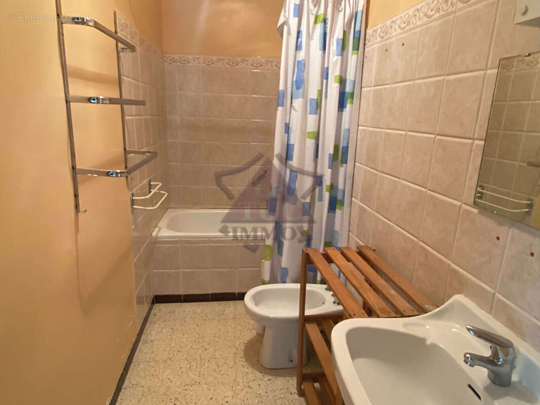 Maison à ROBIAC-ROCHESSADOULE