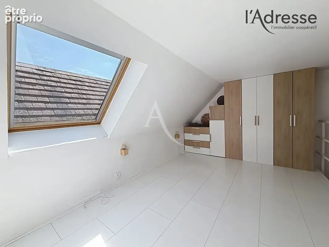 Rueil-Malmaison - Mont Valerien - Duplex rénové de 42m² - Coup de coeur ! Box en sus - photo 5