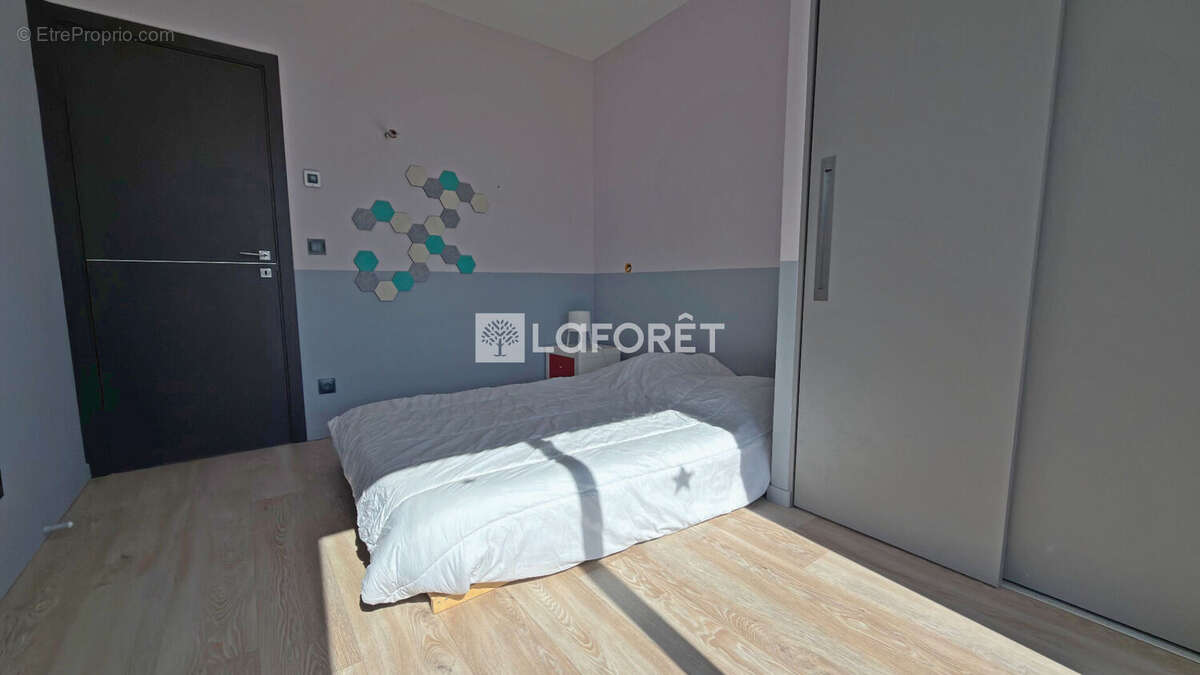 Appartement 5 pièces lumineux à vendre à Mercury - Rare sur le marché ! - photo 7
