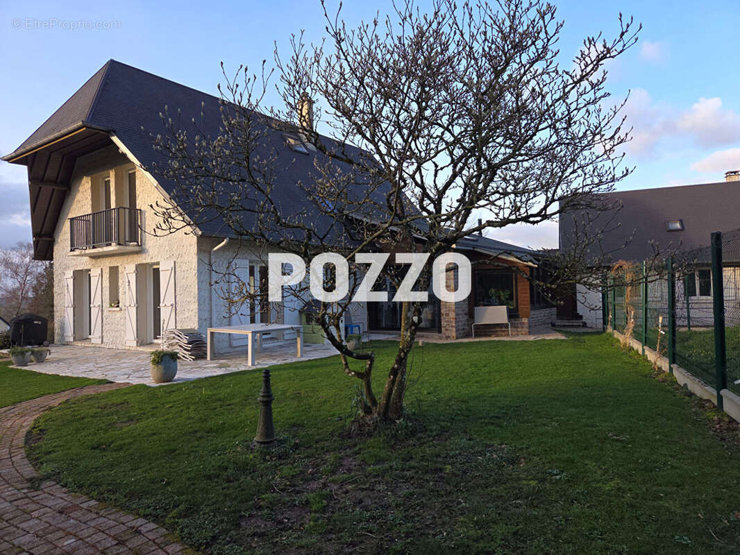 A VENDRE Maison de 250 m² Saint Martin- des- Besaces 14350. - photo 15