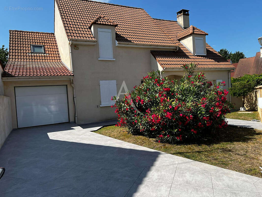 Maison LONGJUMEAU 6 pièces 148 m² - photo 14