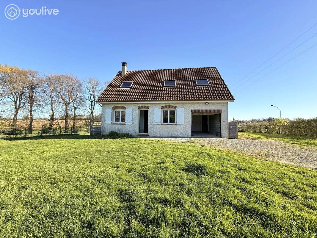 Maison à YVECRIQUE