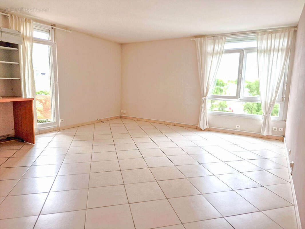 Appartement à HOUILLES