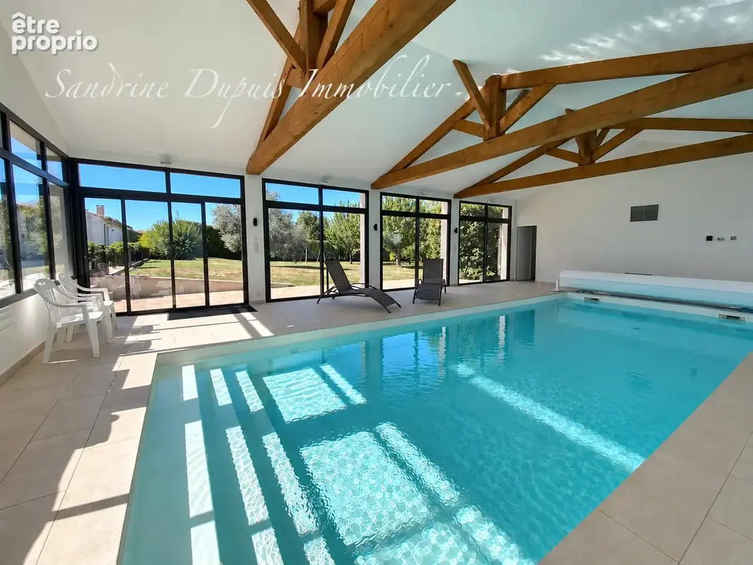 Aux portes de Saintes   Propriété de caractère avec piscine intérieure chauffée - photo 4