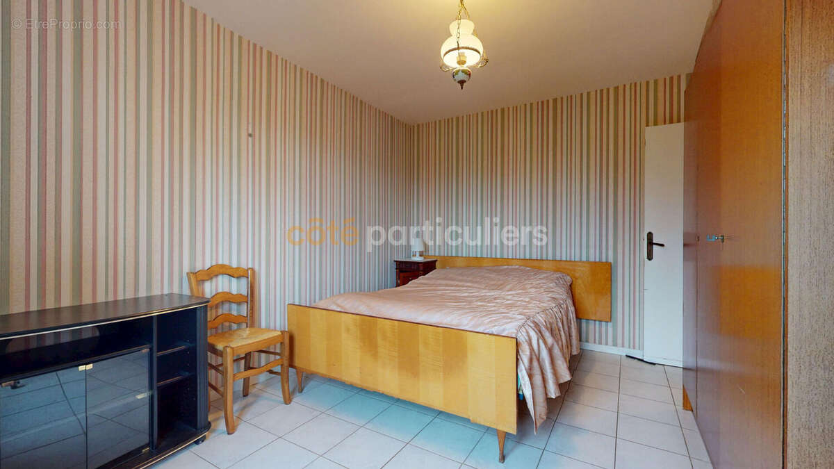 Maison à SAINT-JEAN-DES-CHAMPS