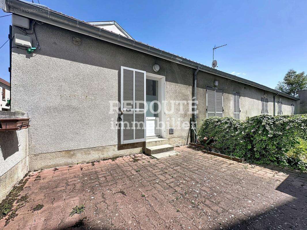 Luton - appartement de type avec jardin et dependance - photo 9