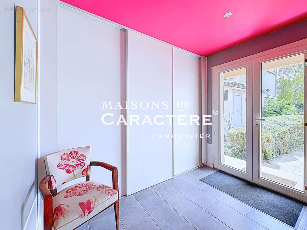Rare : Maison ancienne atypique & Grange de 100m2 - Vernouillet - photo 9