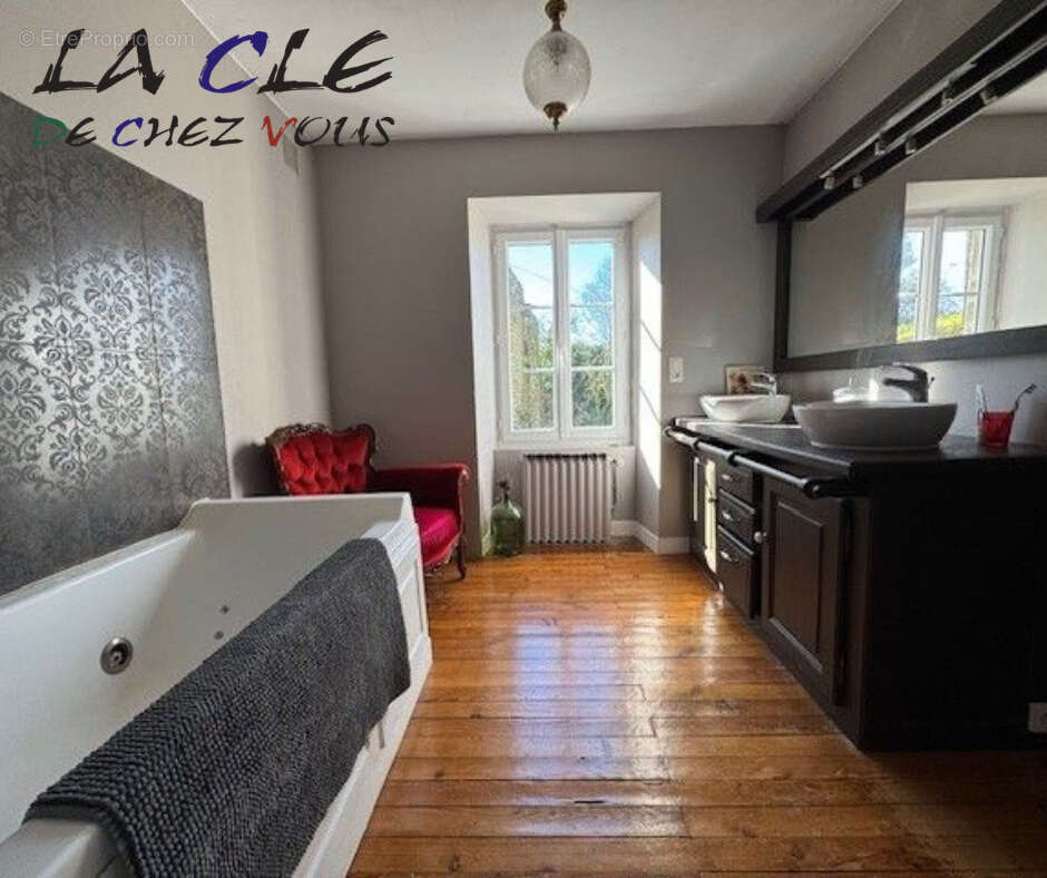 Maison à COULONGES-SUR-L'AUTIZE