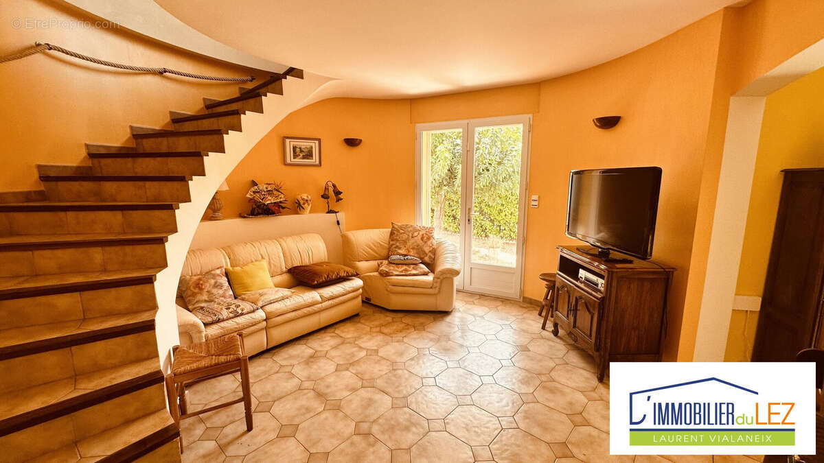 Maison 129 m² à Saint-Clement-De-Riviere  - photo 8