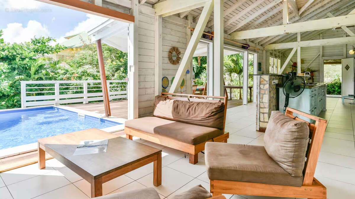 Maison à GRAND-BOURG