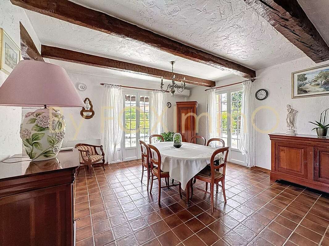 Antibes centre, au calme, maison 4 chambres , jardin, grand garage , parking privatif, expo sud - photo 6