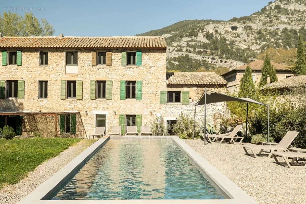 Maison à L'ISLE-SUR-LA-SORGUE