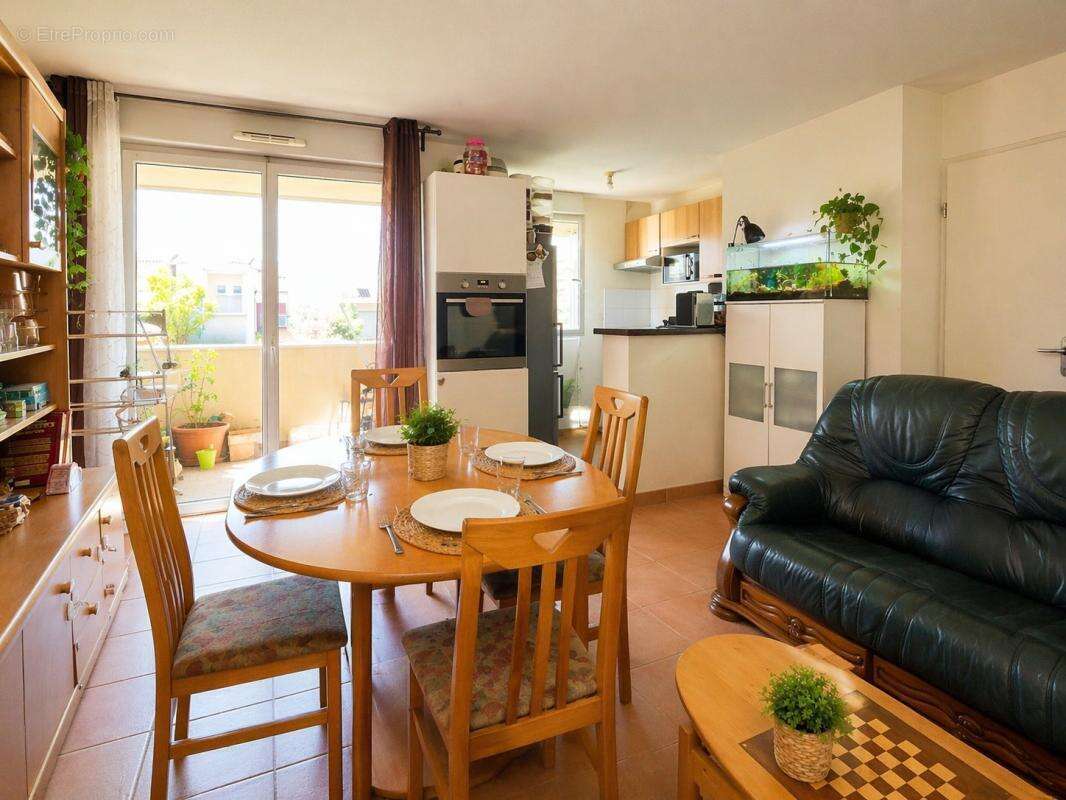 Appartement à LA SALVETAT-SAINT-GILLES