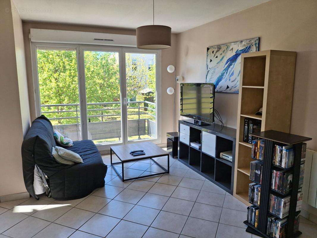 Appartement à MEYZIEU